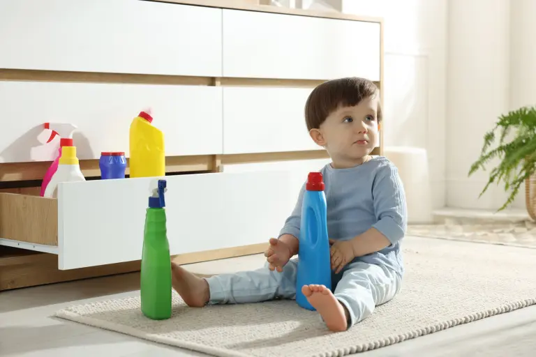 nebezpečenstvo pri hre batoľaťa