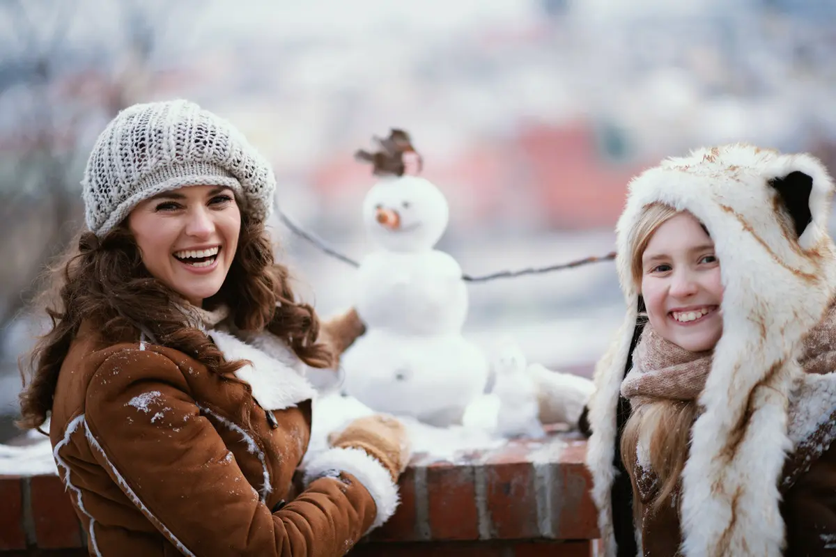 mamas dcérou na zimnej prechádzke