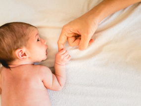 Úchopový nepodmienený reflex novorodenca