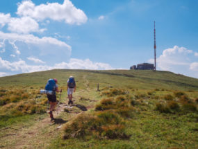 Dvojica turistov v slovenských horách