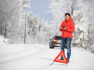 na čo sa pripraviť pri dopravenj nehode v zime