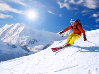 poistenie na lyžovačku v Alpách