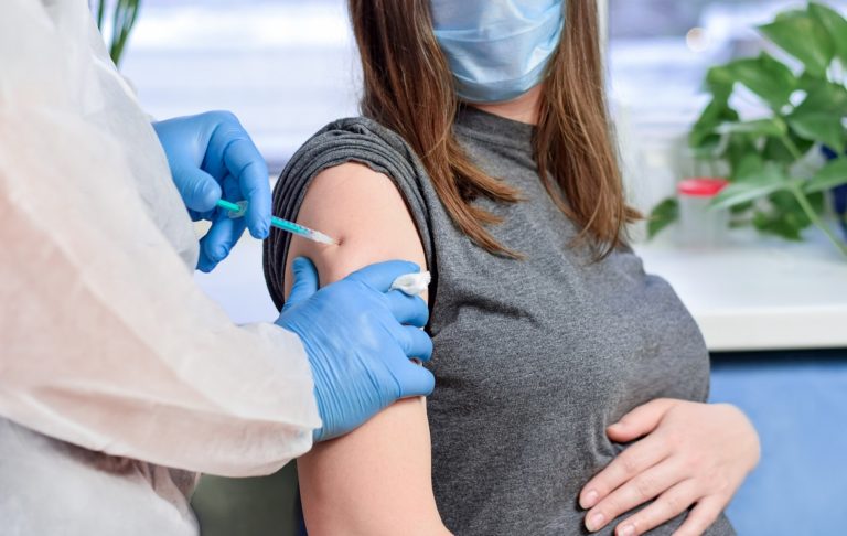 očkovanie tehotnej ženy proti covidu