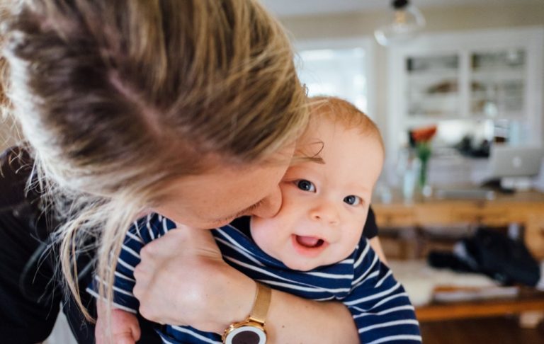 mama drziaca dieta ktore sa usmieva