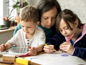 aktivity na doma, domáca škola pre školopovinné deti, mama sa učí s deťmi